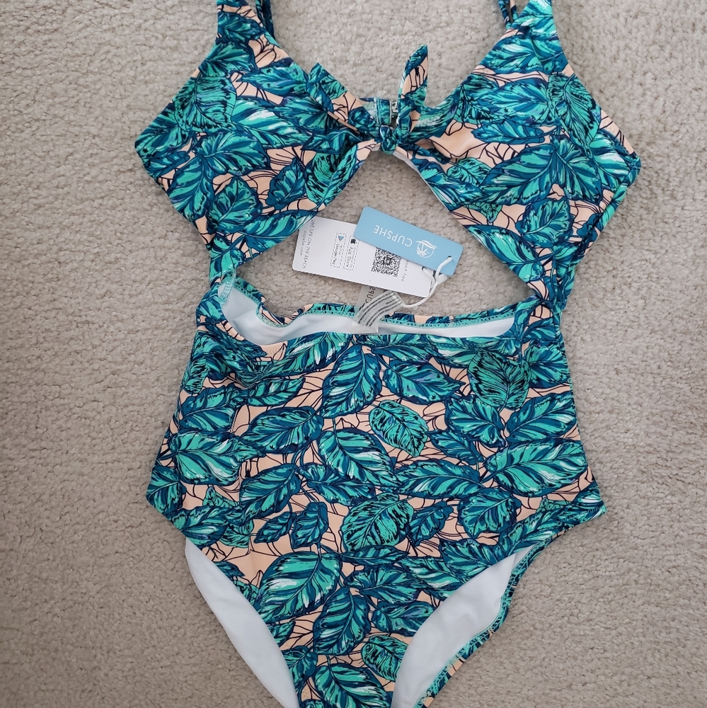 Cupshe cut out tropical swimsuit